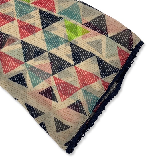 Umgee + Navy Pink Green Triangle Geometric Print 3/4 Sleeve Blouse Top - Picture 4 of 6